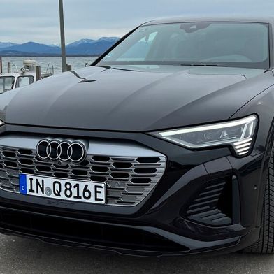 Tausende E-Trons müssen hierzulande bei den Servicepartnern vorgefahren werden.  (Bild: Dirk Kunde)