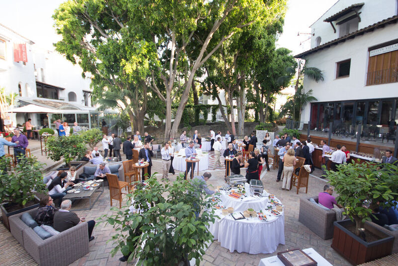 Networking und Chill out im Garten des Hotel Puente Romano. (carlosfierro)