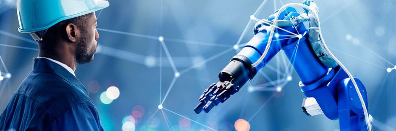 Um KMU angesichts der Investitionskosten in Industrie 4.0-Technologien zu unterstützen, helfen spezialisierte Finanzierer bei kostenneutraler Anschaffung und Upgrades.(Bild:  metamorworks /Shutterstock.com)