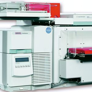 Abb.1: Das Urkundenlabor der Kantonpolizei Zürich arbeitet mit einem Thermal-Desorption-System TDS, das mit einem Kalt-Aufgabe-System KAS kombiniert und an einen GC von Agilent Technologies angeschlossen ist. Mit dem System lassen sich Schreibsysteme der gleichen Art detektieren und unterscheiden.