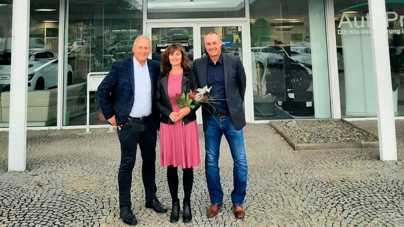 Neue Partner: (v. l.) Marc Heinemann, Geschäftsführer der Autohaus Heinemann GmbH, Steffi Heinemann und Raimund Röther von Euromaster.