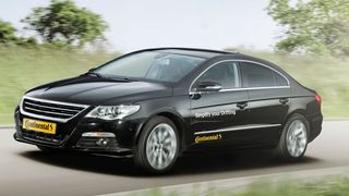 Hochautomatisiert durchgeführte, hochdynamische Fahrmanöver am Limit der Fahrphysik – bei voller Sicherheit: Continental präsentiert am 1. April 2016 „Simplify your Drifting“ (Bild: Continental)