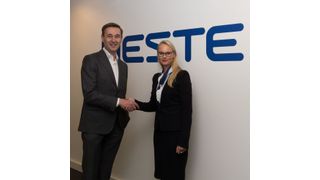 Peter Vanacker, President & CEO von Neste, und Gloria Glang, VP, Leiterin der Geschäftseinheit Global Advanced Surface Solutions von Clariant, haben eine neue Vereinbarung zur Kooperation abgeschlossen, um erneuerbare Rohstoffe in Rohstoffe für Schmelzklebstoffe, Kunststoffe und Beschichtungsanwendungen zu verwandeln.  (Neste)