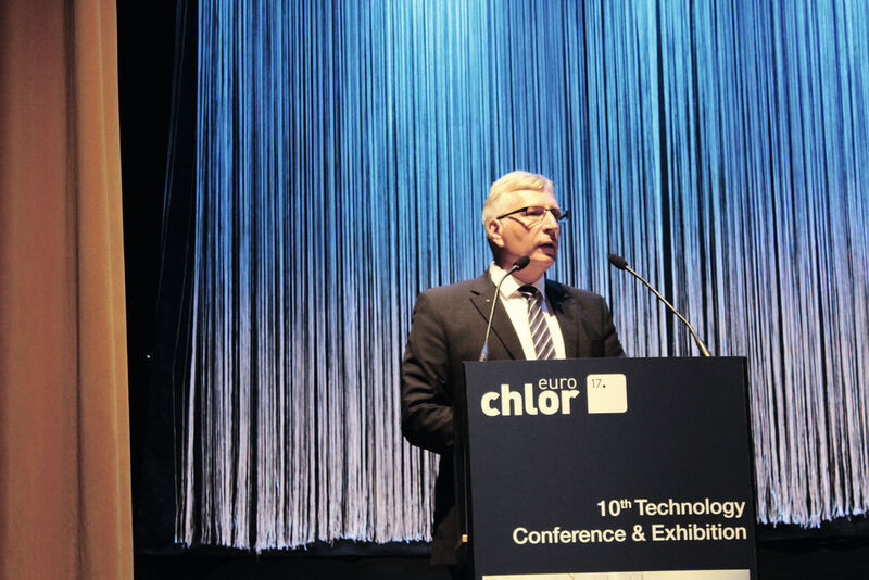 „In 2017, mercury for the production of chlorine, caustic soda and hydrogen will disspaear in Europe - Now, let our voice be heard for sustainable chlorine production.“
Dieter Schnepel Eurochlor (PROCESS)