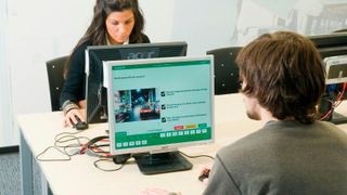 Angesichts der hohen Nachfrage nach Führerscheinen fordert der TÜV-Verband grundlegende Veränderungen in den Verwaltungsverfahren.  (Bild: VdTÜV)