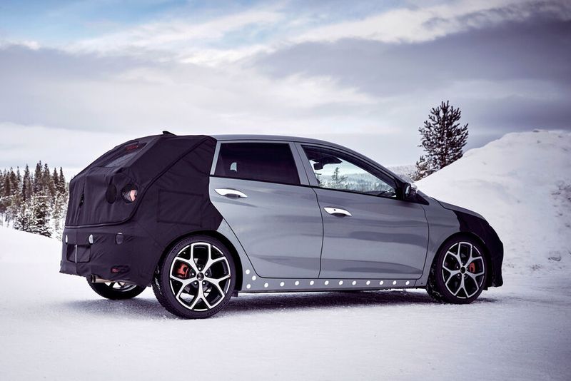 Wahrscheinlich ist, dass unter der Haube ein 1,6-Liter-Turbobenziner steckt. (Bild: Hyundai)