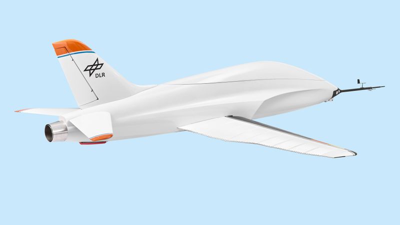 Das Bild zeigt eine grafische Darstellung des Versuchsfliegers Proteus mit den aktiven Morph-Air-Flügeln im Flug.(Bild:  DLR)