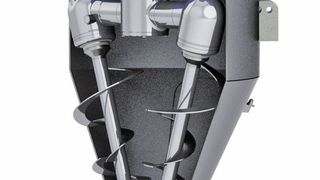 Durch die eingebaute doppelte Bandschnecke und hohe Rotationsgeschwindigkeiten entsteht ein Fließbett am oberen Ende des Mischers, wo Flüssigkeiten zugemischt werden können.  (Bild: Hosokawa Micron)