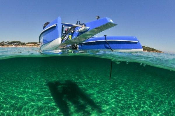 Das elektrisch betriebene Freizeit-Boot Platypus: Es verbindet die zwei Wassersportarten Bootfahren und Tauchen. (Platypus)