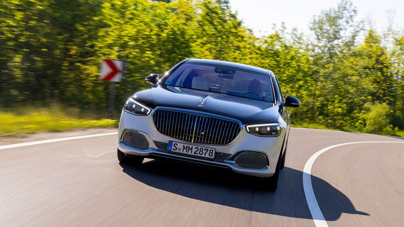 Die äußerst aufwendig gemachte Zweifarben-Lackierung kostet 12.500 Euro Aufpreis. (Bild: Mercedes)