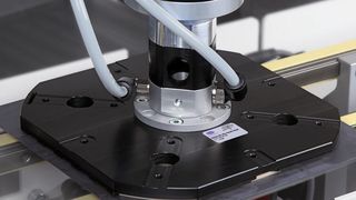 Mit 5 oder 6“ großer Saugfläche aus PEEK greift der SWGm gängige Zellgrößen vollflächig und abdruckfrei. (Bild: Schmalz)