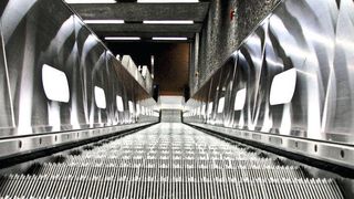 Eine Treppe, die Menschen in unterschiedliche Stockwerke bringt, ohne dass sie Muskelkraft einsetzen. Das war die Vision von Nathan Ames. (gemeinfrei (Rhythmuswege, pixabay))