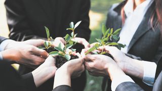 Gemeinschaftlich der Umwelt und Menschen etwas Gutes tun zu wollen, treibt heutzutage viele Unternehmen an, Stiftungen zu gründen. (Bild: Blue Planet Studio - adobe.stock.com)