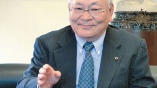 Mitsuo Okamoto, Präsident und CEO der Amada Co. Ltd., Isehara (Japan): „Wir bieten demBlechverarbeiter nicht nur eine Maschine, sondern immer eine, auf die Bedürfnisse des Kundenzugeschnittene Systemlösung an.“ (Bild: Kuhn)
