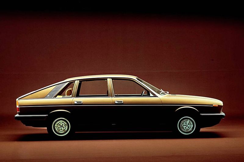 Vor 120 Jahren wurde die Marke Lancia etabliert – 1976 überraschte sie mit dem extravaganten Flaggschiff Lancia Gamma mit 2,5-Liter-Vierzylinder-Boxer. (Bild: Lancia)