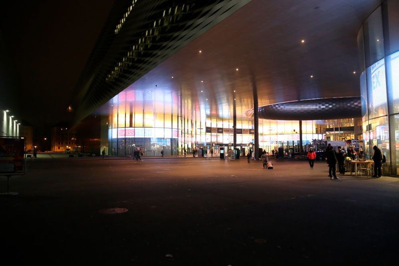 Les lumières nocturne avant l'ouverture de Swisstech, du 15 au 18 novembre 2016. (JR Gonthier)