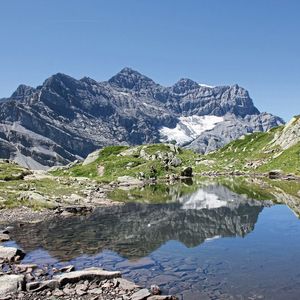 Berglandschaft im Schweizer Wallis: Vielfältige Bodentypen sorgen hier, wie auch in anderen Gebirgen weltweit, für einen vergleichsweise großen Artenreichtum an Wirbeltieren.