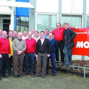 Dürfen stolz auf ihre Leistung sein: Die Motul-Außendienstmitarbeiter sind mit dafür verantwortlich, dass Kunden mit der Marke hochzufrieden sind. Das belegt eine aktuelle Image-Untersuchung. 