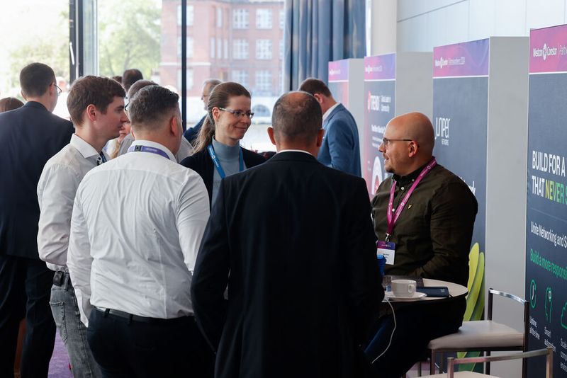 Interessierte Partner konnten sich an Herstellerständen über Lösungen informieren.  (Bild: Westcon Comstor)