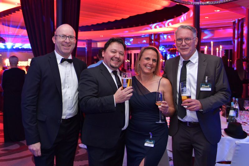 Sylvia Lösel, ITB, mit (v. l.) Oliver Kaiser, Tech Data, Gerit Günther, ACER, und Stefan Tiefenthal. (Hannes Magerstaedt)