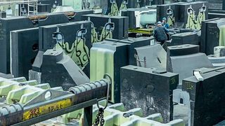 Das sind längst nicht die größten „Gussbrocken“, die der Spezialist Siempelkamp-Giesserei fertigt. Doch der Transport der übergroßen Gussteile wird derzeit bürokratisch regelrecht ausgebremst. Hier ein paar Kommentare vom durchaus nicht mehr so gut gelaunten CEO, Dirk Howe. (Bild: Siempelkamp-Giesserei)