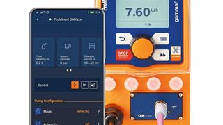 Die Ansteuerung – hier einer Magnet-Membrandosierpumpe gamma/ X – erfolgt via Bluetooth mit einem Smartphone oder Tablet mit Android- oder iOS Betriebssystem. (Prominent)