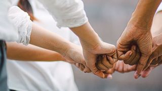 Gut gemacht: Für Unternehmen gibt es unterschiedliche Wege, sich bei Mitarbeitern für Ihre Arbeit zu bedanken und Wertschätzung auszudrücken. (Bild: Shutter B - stock.adobe.com)