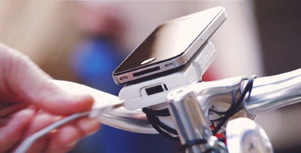 sondern gleichzeitig eine Smartphone-Halterung (FlyKly)