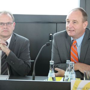 Harald Klingelhöller, Vorstandsvorsitzender des VOI, beklagte auf der Eröffnungspressekonferenz der IT & Business den Fachkräftemangel in der Branche: „Es ist 5 nach 12“.