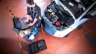 Die Zukunft der Werkstatt und des Autohauses sind Themen zweier Online-Infoveranstaltungen des Kfz-Gewerbes Baden-Württemberg. Unter anderem geht es um den Zugang zu Daten, und zwar nicht nur zu denen, die man zur Diagnose und Reparatur braucht.  (Bild: ProMotor)