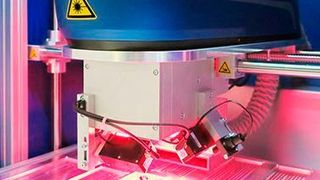 Mit dem High-End-Bildverarbeitungssystem AOI gelingt die kundenspezifische Laserbeschichtung noch prozesssicherer, inklusive einer Bildauswertung, sagen die Experten von ACI Laser. (ACI Laser)