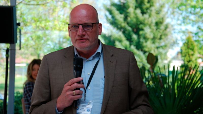 ZKF-Außendienstler Jürgen Struchholz gab einen Überblick zu den Leistungen des ZKF. (Bild: Wenz|»Fahrzeug+Karosserie«)