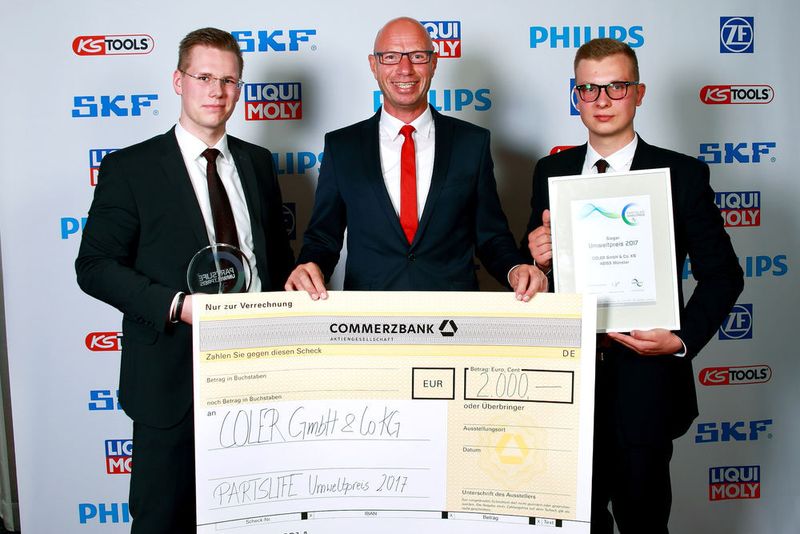 2.000 Euro für den zweiten Platz bekam die Coler GmbH überreicht. (Partslife)