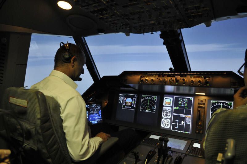 Langstreckenflugzeuge sollen künftig mit wenig Treibstoff starten und erst in 10 000 Metern Höhe vollgetankt werden. Auf diese Weise ließe sich rund 20 Prozent Kerosin einsparen. (Bild: NLR - National Aerospace Laboratory)