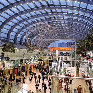 Auf den Leitmessen Ihrer Branchen haben Sie die Chance, mit Topmanagern, Ingenieuren, Produktionsexperten und Einkäufern ins Gespräch zu kommen.