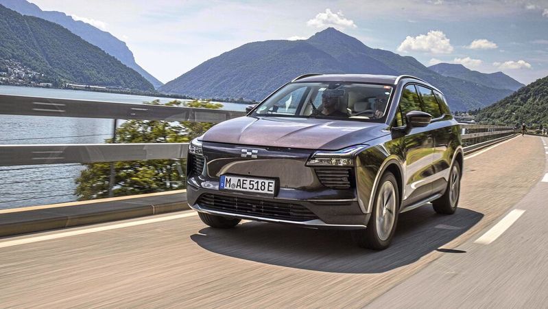 Aiways hat die ersten U5-Modelle in Deutschland ausgeliefert. Auch zu den Euronics-Partnern kommen nun Vorführwagen.(Bild: Aiways)