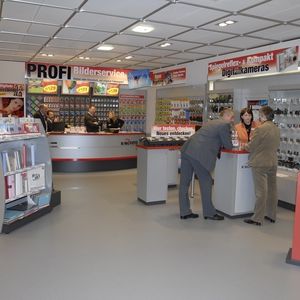 Im komplett ausgestatteten Fotofachgeschäft konnten Händler sich das Corporate Design ansehen.