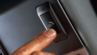 Der E-Call soll im Notfall schnelle Hilfe bringen. Jetzt startet eine technisch stark verbesserte Version der Technik. (Bild: BMW)