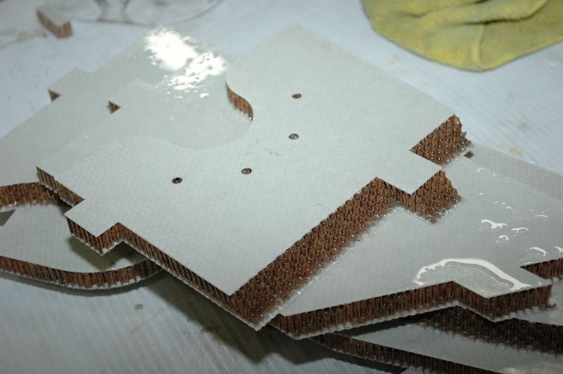 Saubere Schnittkanten, Dank Wasserstrahltechnik. So wird der Solar-Eos besonders leicht und bringt noch mehr Speed auf die Straße als der Vorgänger. (Bild: Jet Edge)