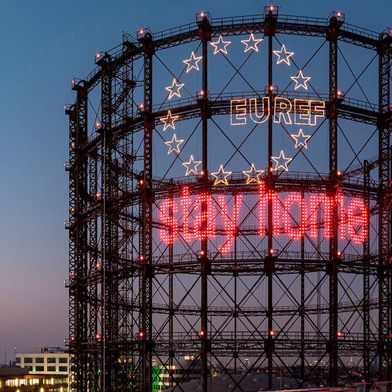 Im Gasometer des EUREF-Campus in Berlin-Schöneberg findet auch 2026 der Neujahrsgipfel statt, zu dem DAT und ZDK/ZVK gemeinsam einladen. (Bild: Andreas Schwarz/Euref)