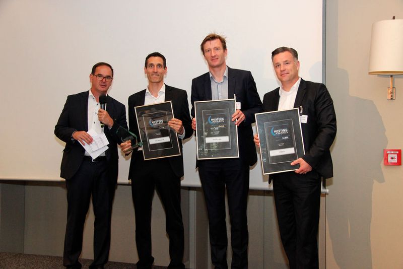 Die Gewinner der Kategorie „Webhosting“: 1&1 Internet (Matthias Conrad), Host Europe (Dr. Claus Boyens) und STRATO (Dr. Christian Böing). (Bild: Vogel IT-Akademie)