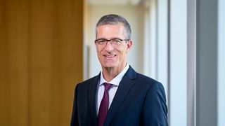 Dr. Martin Walger (Henning Schacht)