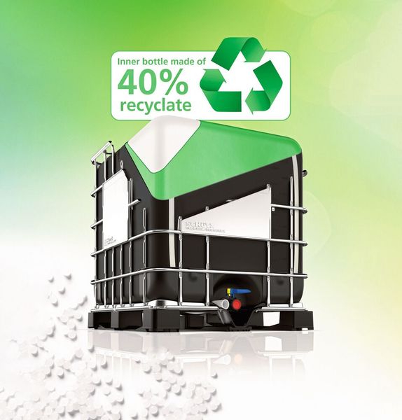 Platz 4 im dritten Quartal: Für eine zusätzlich optimierte Ökobilanz: Die mittlere Schicht 
des IBC-Innenbehälters der Green Layer Serie von Schütz verfügt über 
einen Rezyklat-Anteil von 40 Prozent. (Bild: Schütz)