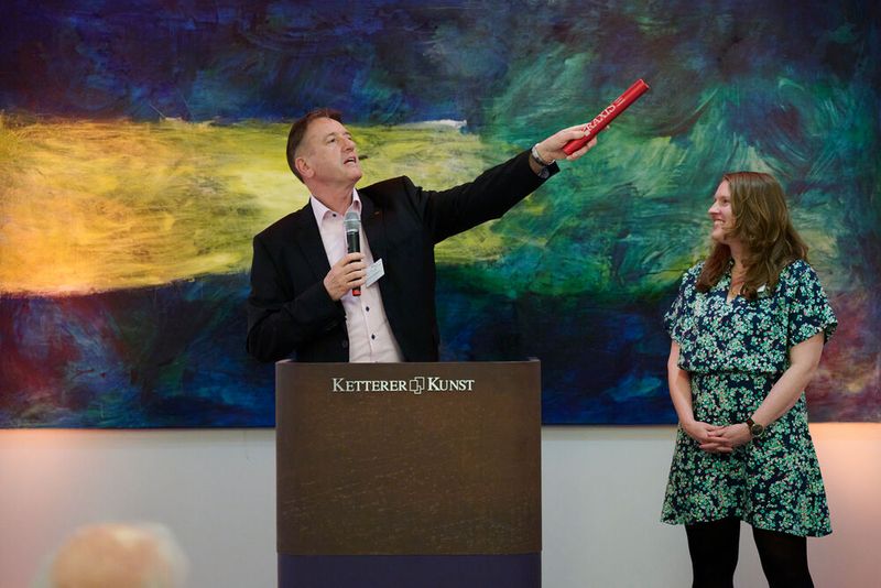 Impressionen vom ELEKTRONIKPRAXIS Frühlingsfest 2023 im Ketterer Kunst mit der Verabschiedung von Johann Wiesböck.  (Bild: © EYE AM CHRIS)