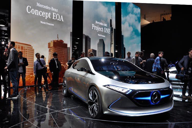 Auf der IAA zeigte Mercedes mit dem EQA einen seriennahen Kompakt-Stromer. (Schreiner / »kfz-betrieb«)