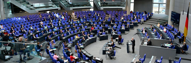 In der zweiten Fassung des jetzt vom Bundestag verabschiedeten IT-Sicherheitsgesetz werden die Befugnisse des Bundesamts für Sicherheit in der Informationstechnik (BSI) erweitert.