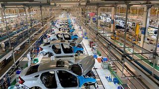 Die deutsche Automobilindustrie ist generell in der Krise. VW ist im Prinzip nur das derzeit prominenteste Beispiel in den Medien. Leider werden die Sparmaßnahmen, die auch Kündigungen und Werksschließungen mit sich bringen, auch die Zulieferer der Region treffen ... (Bild: Rufban)