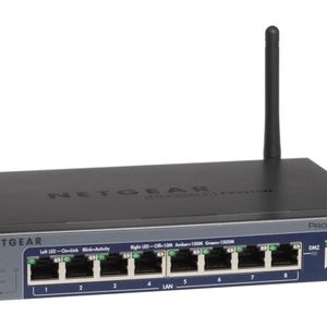 Netgear FVS318N ProSafe Wireless-N 8-Port Gigabit VPN Firewall unterstützt SSL und IPSec Virtual Private Networks (VPNs) für bis zu fünf Anwender.