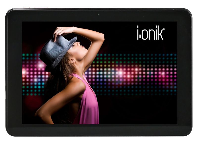 Auf der IFA präsentiert Chips and More die jüngste Generation der i.onik-Tablets . (Chips and More)