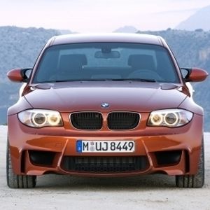 Mit der neuen M-Variante führt BMW die fahraktive 1er-Reihe ihre wahren Bestimmung zu.